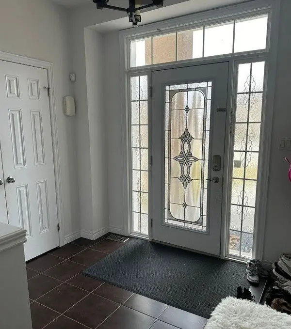 7 Woodvalley CT, Hamilton, ON L9B 0A8