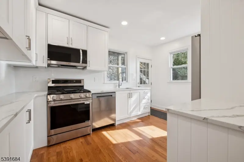 915 Main St #2R, Boonton Town, NJ 07005