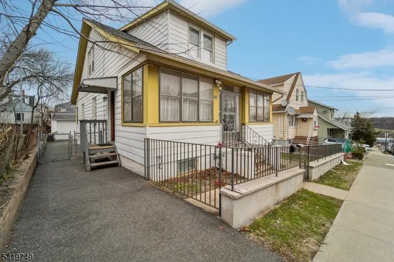 66 Buschmann Ave, Haledon Boro, NJ 07508