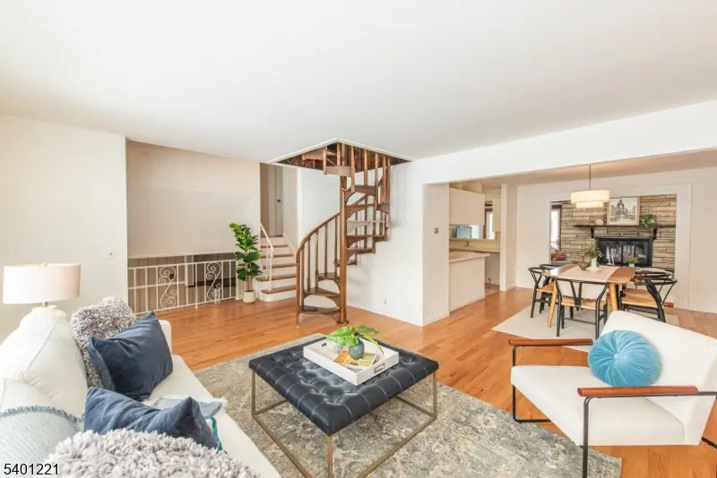 27 Balston Dr, Verona Twp., NJ 07044