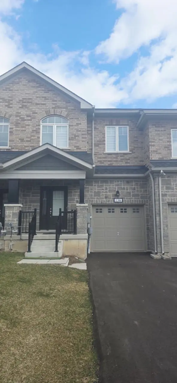 136 Sapphire WAY, Thorold, ON L2V 0B8