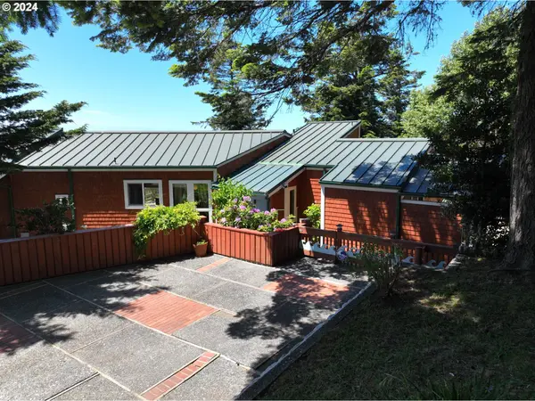 29830 HOUND DOG RD, Gold Beach, OR 97444