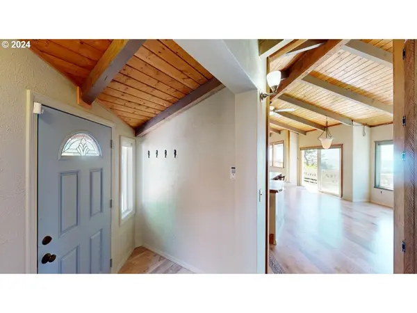 29830 HOUND DOG RD, Gold Beach, OR 97444