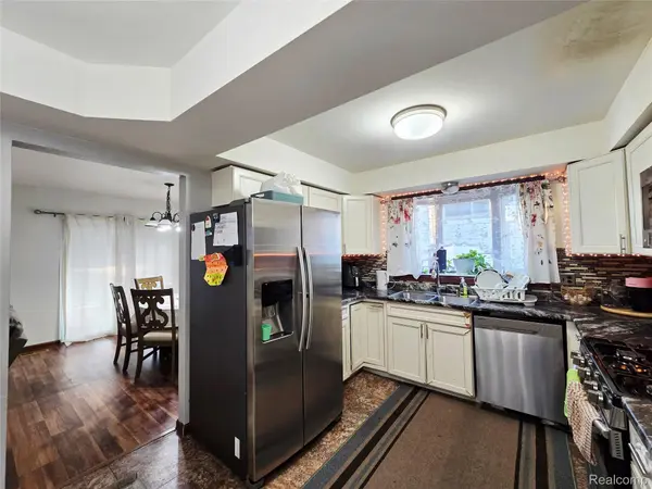 36177 Waltham DR, Sterling Heights, MI 48310