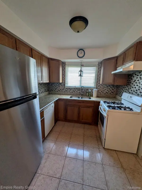 35055 Eden Park DR, Sterling Heights, MI 48312