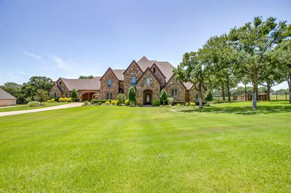 10400 Legacy Estates Drive, Burleson, TX 76028