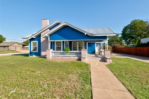 1001 E Wells Street,  Stamford,  TX 79553