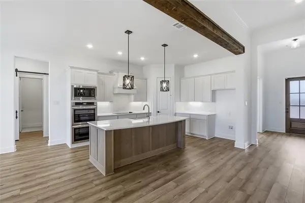 810 Valley Ridge Road, Van Alstyne, TX 75495