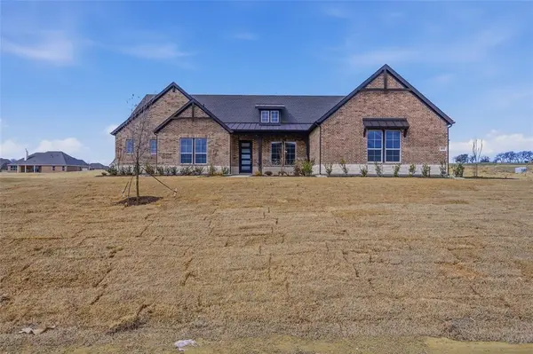 808 Valley Ridge Road, Van Alstyne, TX 75495