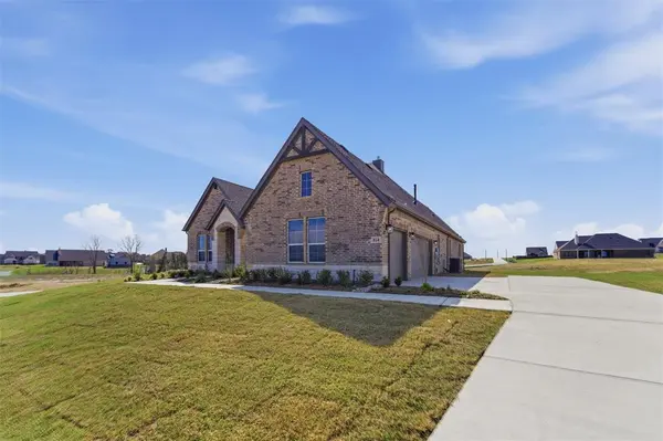 814 Valley Ridge Road, Van Alstyne, TX 75495