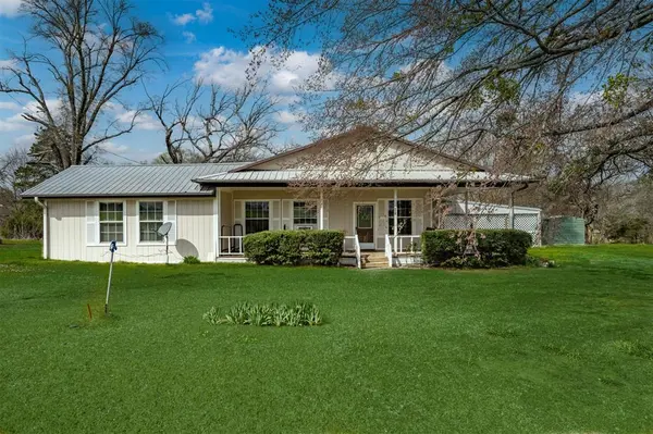 115 County Road 3100, Clarksville, TX 75426