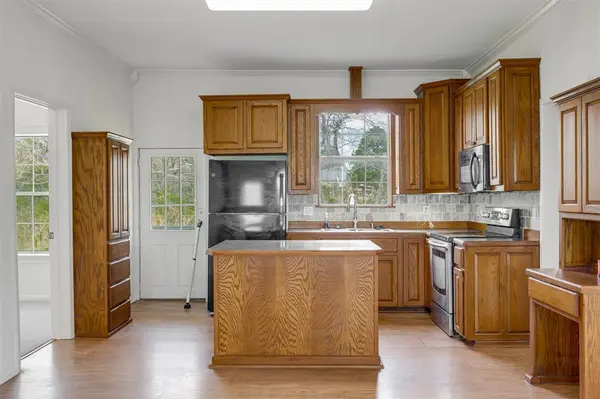 115 County Road 3100, Clarksville, TX 75426