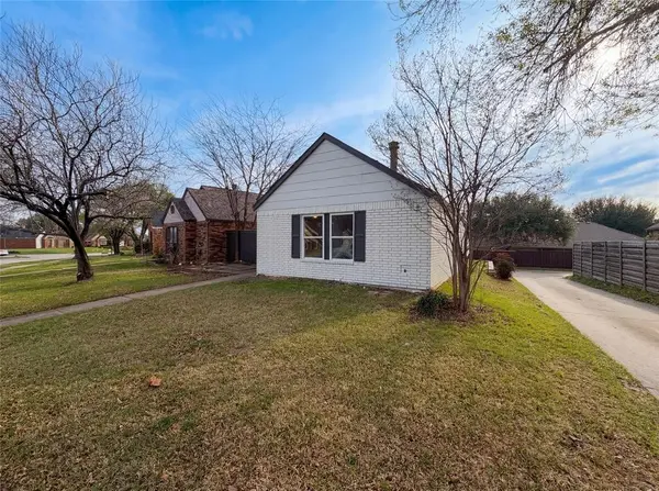 308 Teakwood Lane, Lewisville, TX 75067