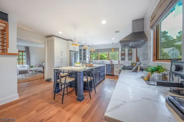 25 Division Ave,  New Providence Boro,  NJ 07901