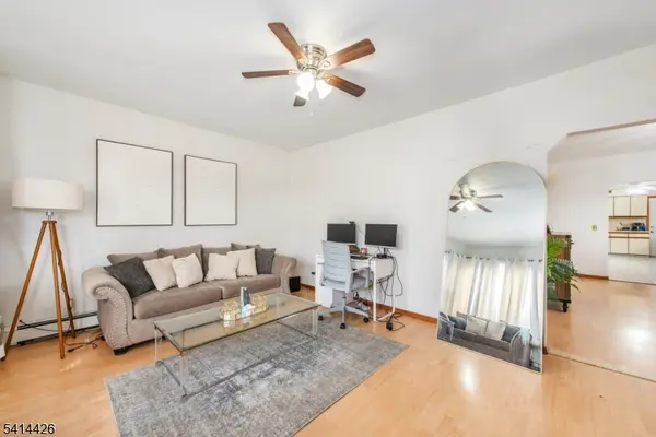 120 Fenner Ave, Clifton City, NJ 07013