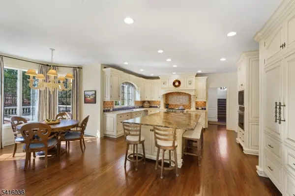 6 Thistle Ln, Warren Twp., NJ 07059