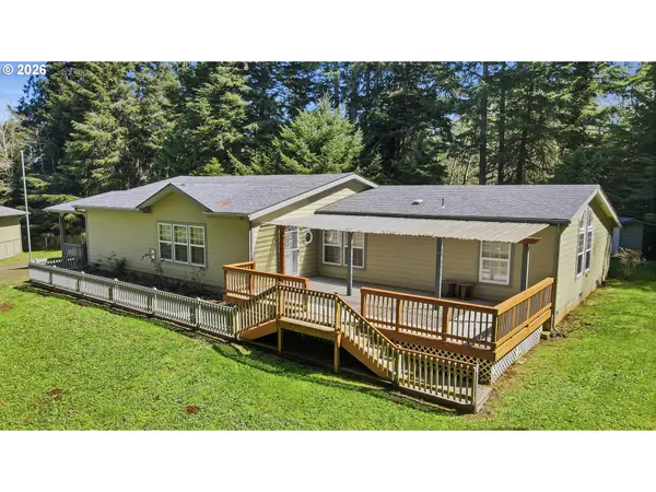 93608 EASY LN, Coos Bay, OR 97420