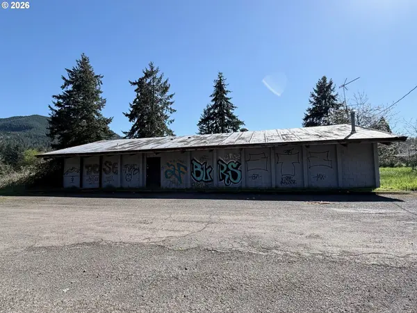 40144 BIG FALL CREEK RD, Fall Creek, OR 97438