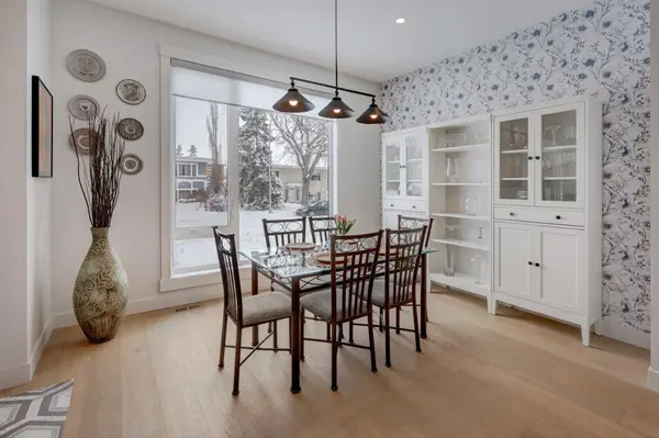 1709 19 AVE NW, Calgary, AB T2M 1B4