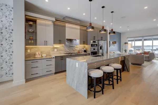 1709 19 AVE NW, Calgary, AB T2M 1B4