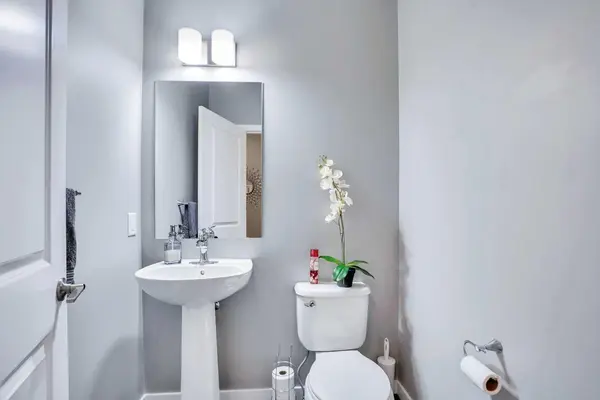 100 Redstone Parade NE, Calgary, AB T3N0J8