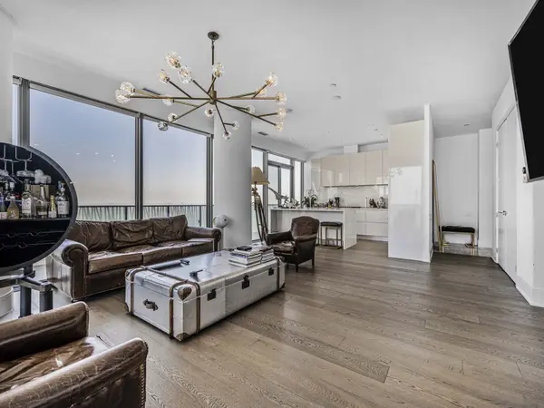 42 Charles ST E #Ph 5605, Toronto C08, ON M4Y 1T4