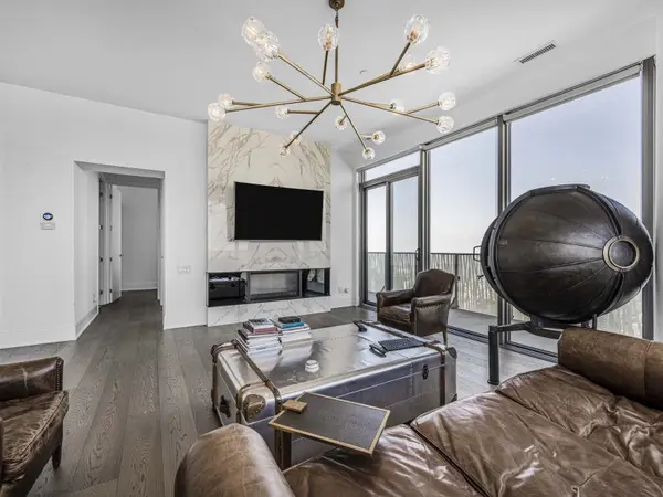 42 Charles ST E #Ph 5605, Toronto C08, ON M4Y 1T4