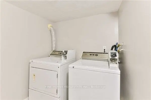 390 oakwood AVE #Lower, Toronto C03, ON M6E 2W3