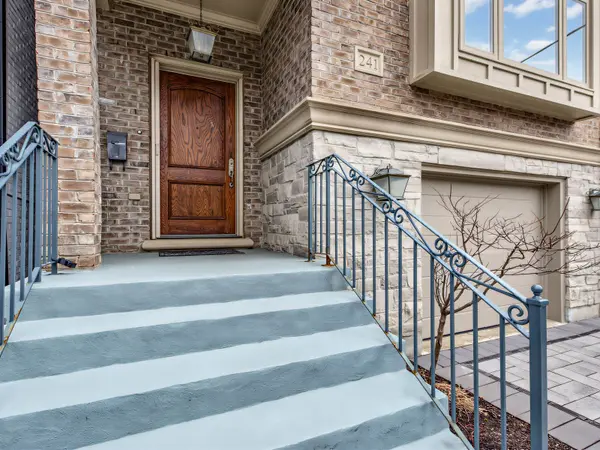 241 Poplar Plains ST, Toronto C02, ON M4V 2N8