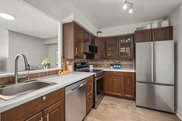 850 Steeles AVE W #1106, Vaughan, ON L4J 8E7