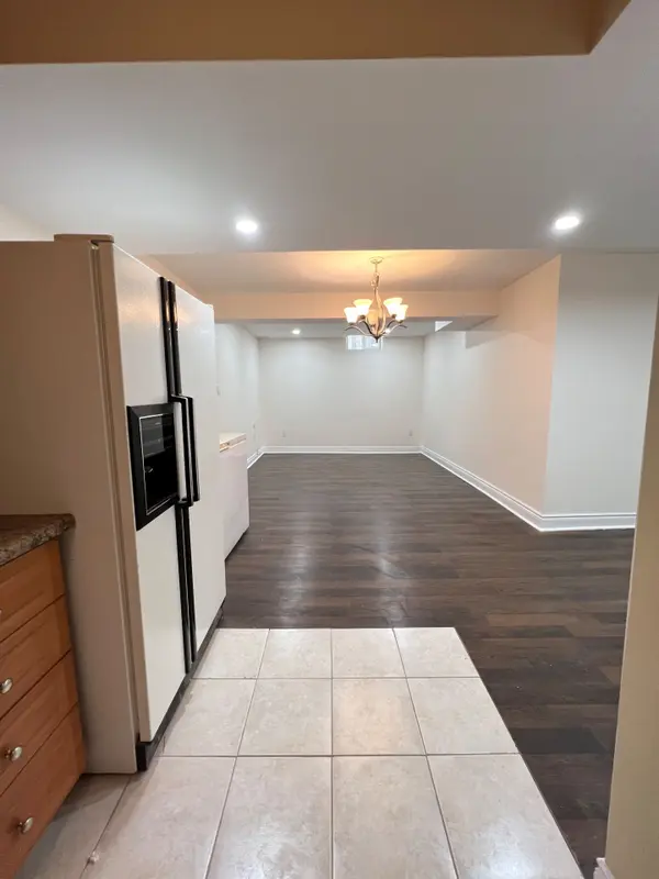 401 Forest Fountain DR, Vaughan, ON L4H 1W4