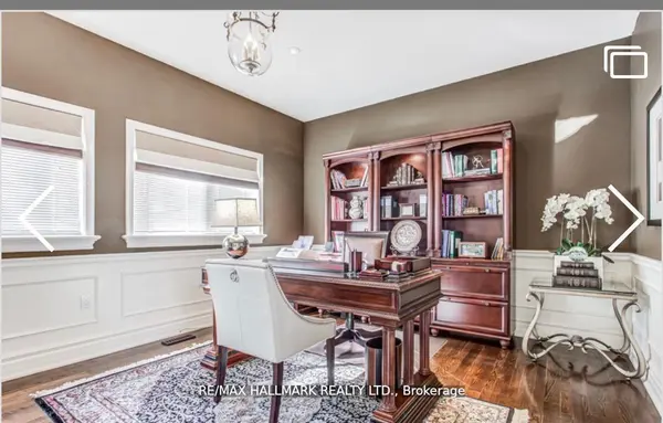 384 Kennedy ST W, Aurora, ON L4G 5M6