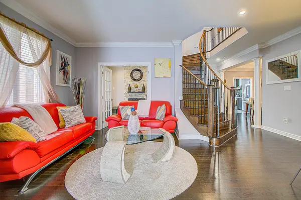 73 Wandering Glider TRL, Bradford West Gwillimbury, ON L3Z 2A5