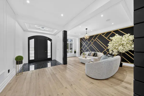 2019 Lilac DR, Innisfil, ON L9S 1Y9