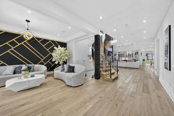 2019 Lilac DR, Innisfil, ON L9S 1Y9