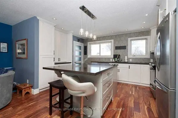 18 Bothwell CRES, Barrie, ON L4M 2S6