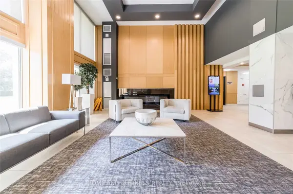 3590 Kaneff CRES #1202, Mississauga, ON L5A 3X3