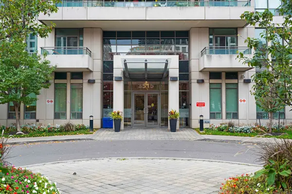 3515 Kariya DR #1106, Mississauga, ON L5B 0C1