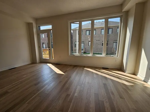 469 Celandine TER, Milton, ON L9E 1T8