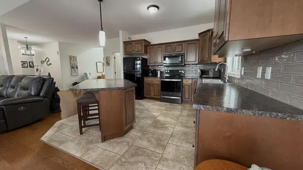 31 Essex DR, Belleville, ON K8N 0M9