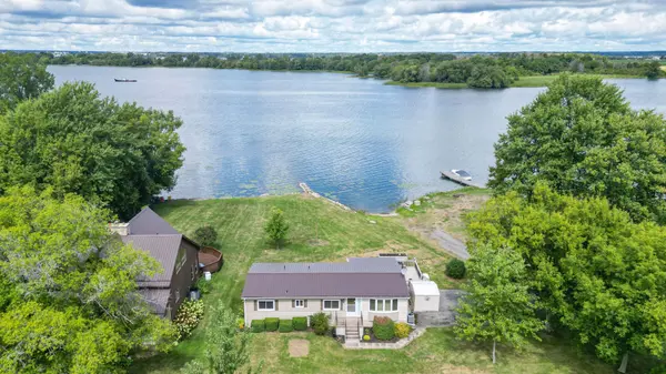 1314 County RD 96 RD, Frontenac Islands, ON K0H 2Y0