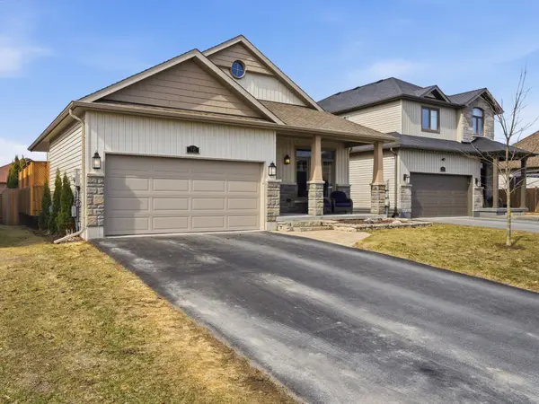 18 Deacon PL, Belleville, ON K8P 0E9