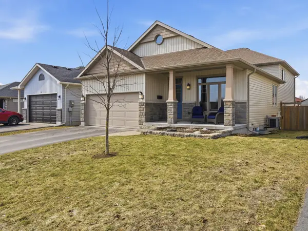 18 Deacon PL, Belleville, ON K8P 0E9