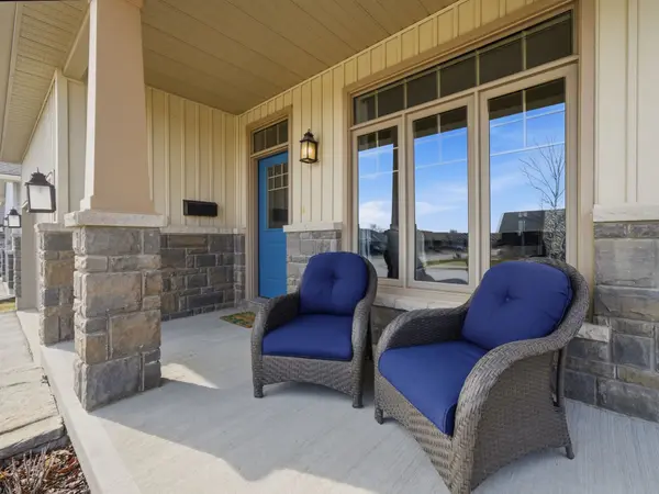 18 Deacon PL, Belleville, ON K8P 0E9