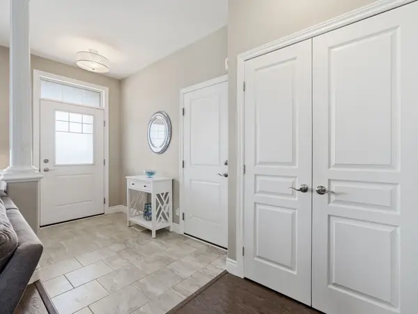 18 Deacon PL, Belleville, ON K8P 0E9