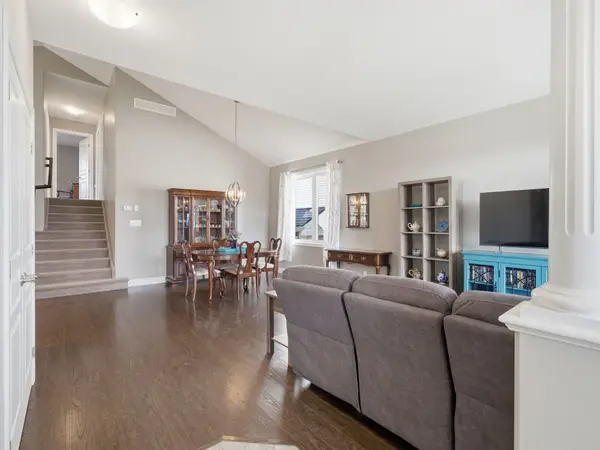 18 Deacon PL, Belleville, ON K8P 0E9