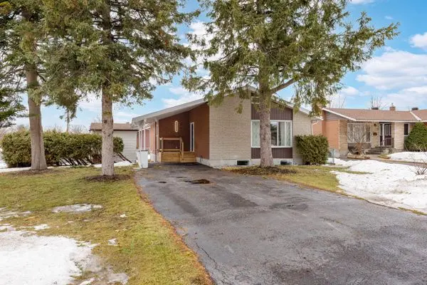 26 Spring Garden AVE, Meadowlands - Crestview And Area, ON K2G 3B4