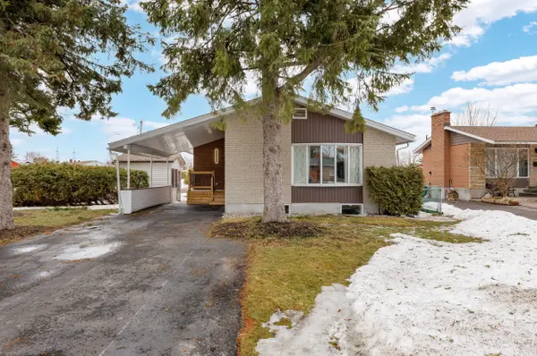 26 Spring Garden AVE, Meadowlands - Crestview And Area, ON K2G 3B4