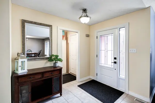 65 Thistlemoor DR, Haldimand, ON N3W 2K5