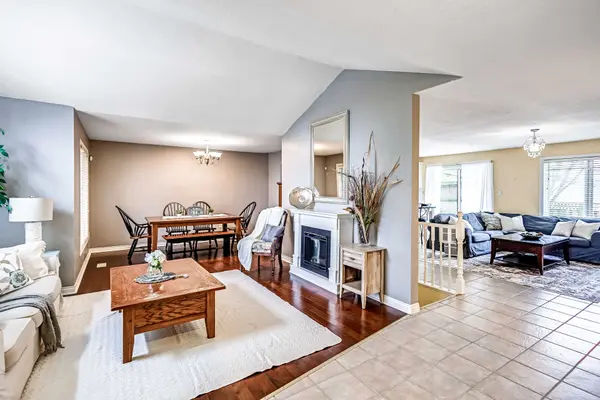 65 Thistlemoor DR, Haldimand, ON N3W 2K5